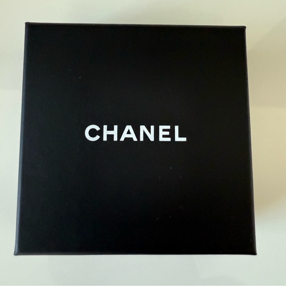 CHANEL pin/brooch with cactus Authentic Retail 1200$ - Picture 7 of 7